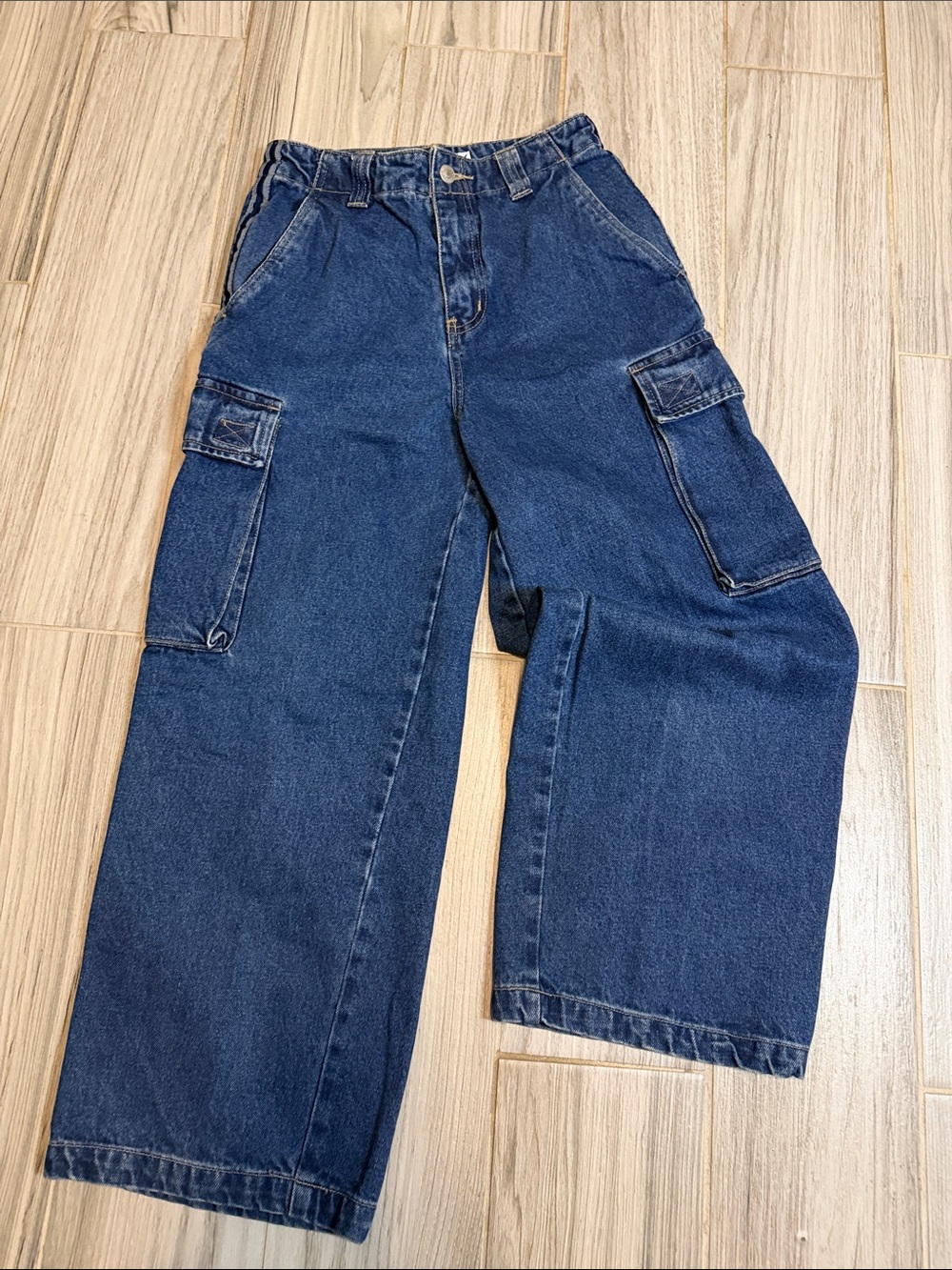 Vintage utility Kids Wide-Leg Cargo Jeans in Dark Blue